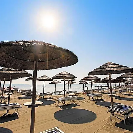 African Hotel-residence 3* 曼弗雷多尼亚